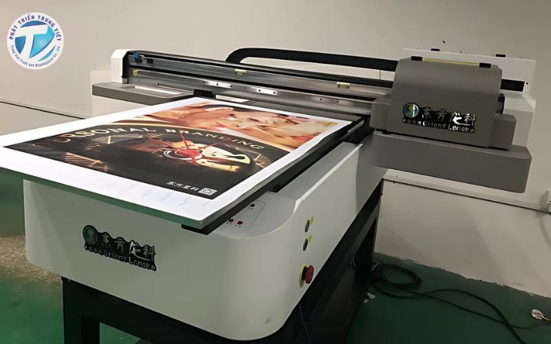 Chọn máy in UV khổ nhỏ dựa trên kích thước và loại vật liệu in